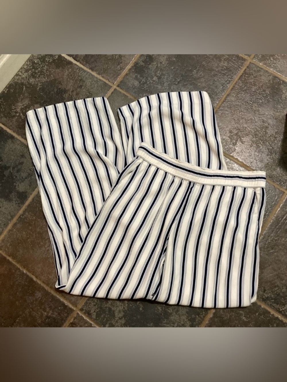 LOFT Navy and White Striped Wide-Fluid Casual Pants Women’s Size M